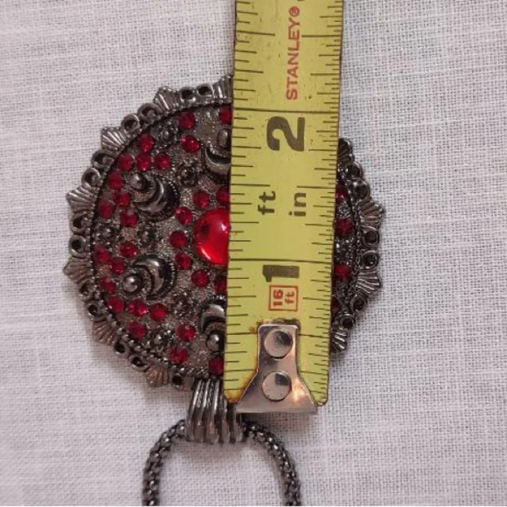 🌞 Unique unisex vintage Gothic long Necklace red stones on metal pendant 33”